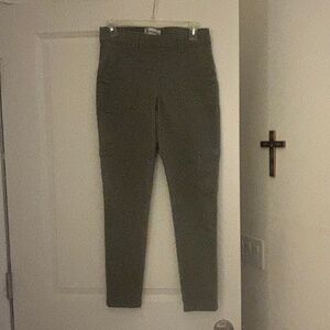 ARMY GREEN STRETCH PANTS (NO BOUNDARES ) SIZE 4-6